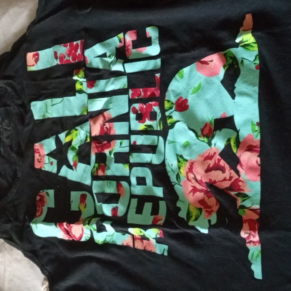 Men's t shirt
